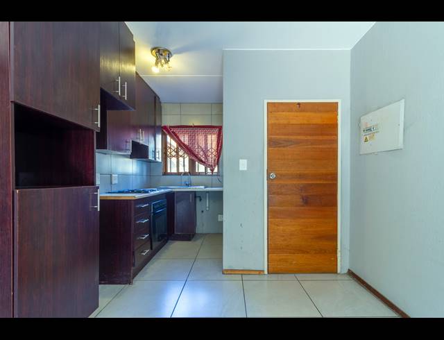 2 BEDROOM APARTMENT FOR SALE IN HONEYDEW GROVE